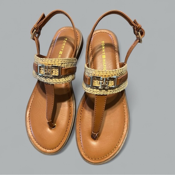 TOMMY HILFIGER-Women’s Carrie T-strap Sandler, New - Picture 2 of 6